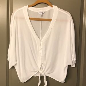 Boxy tee with front tie